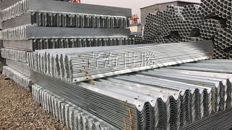 1515087596424950.jpg 護欄板01.jpg